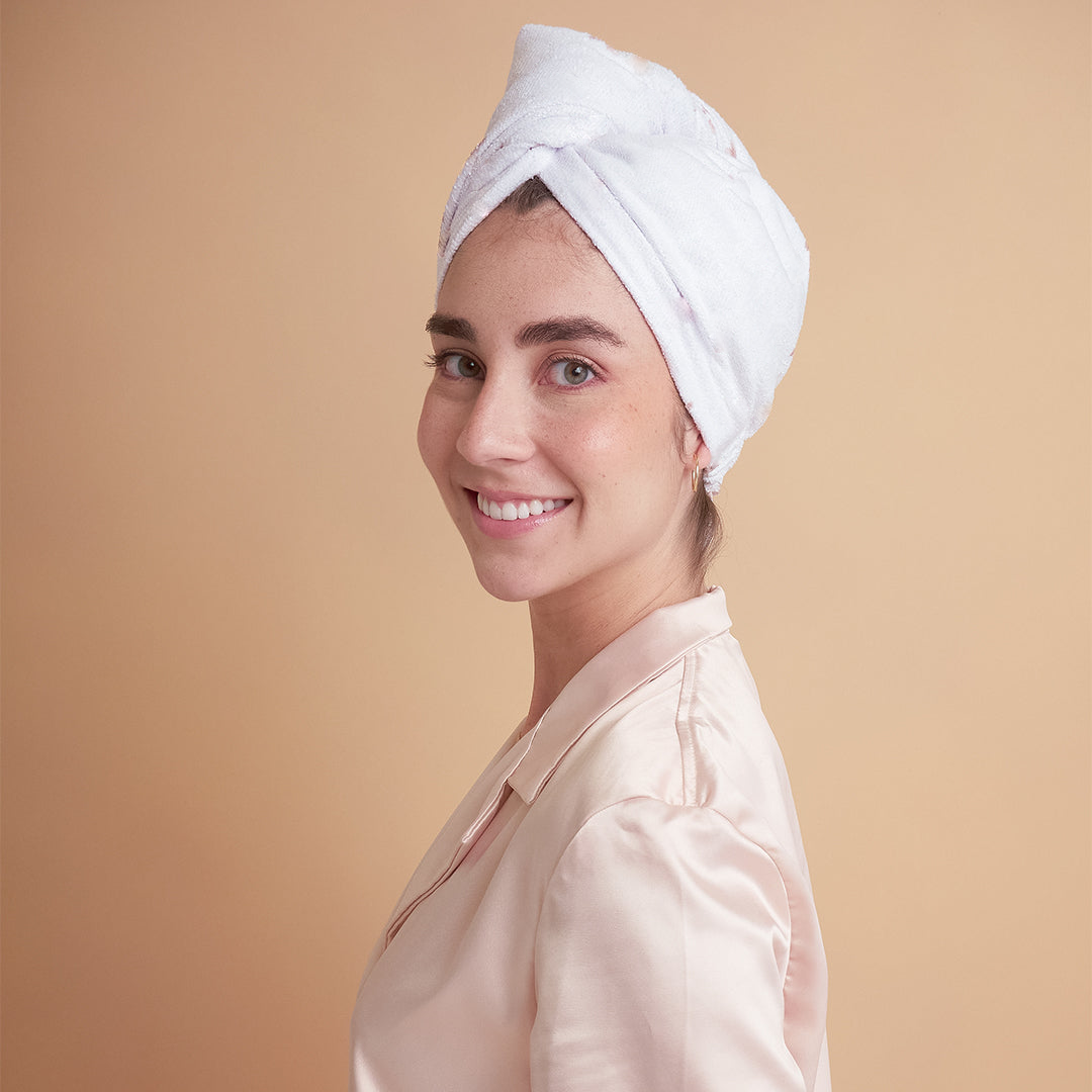 TOALLA DE MICROFIBRA SÚPER ABSORVENTE – Seca tu cabello en minutos sin frizz y sin maltratarlo